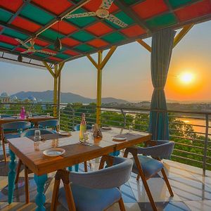 Aaj Haveli - Lake Facing Boutique Hotel By Levelup Hotels